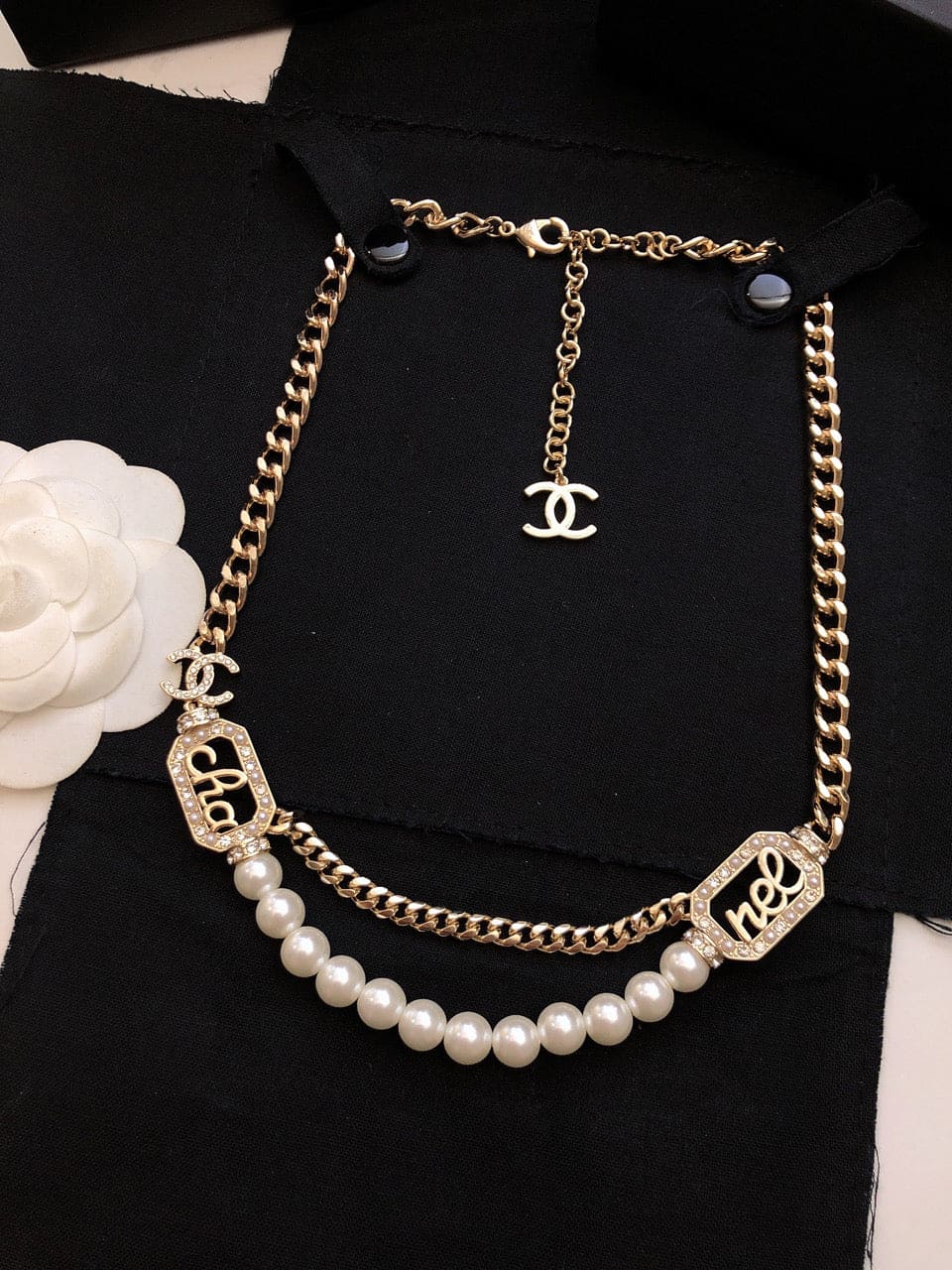 18K  Chanel Diamonds Necklace