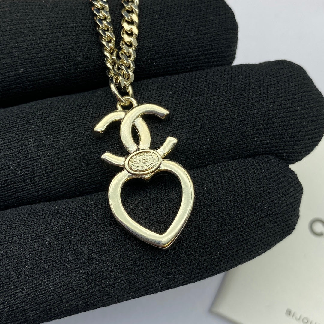 18K  Chanel Heart Chain Necklace
