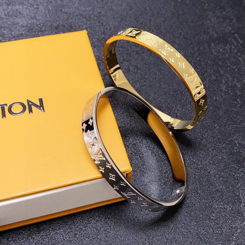 18K Louis Vuitton Vintage Gold Bracelet