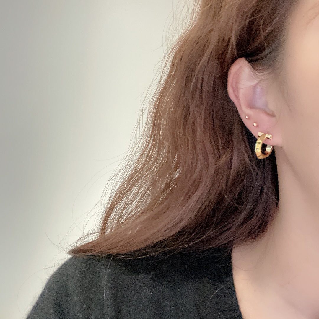 18K Tiffany Hoop Earrings